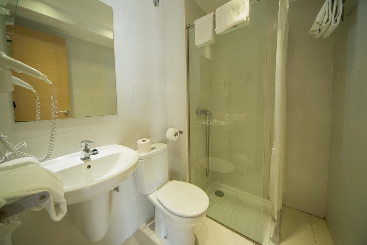 Hotel Embat 2*
