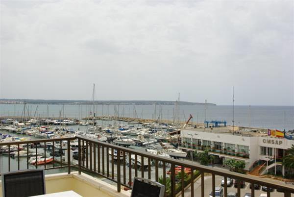 Embat Hotel
